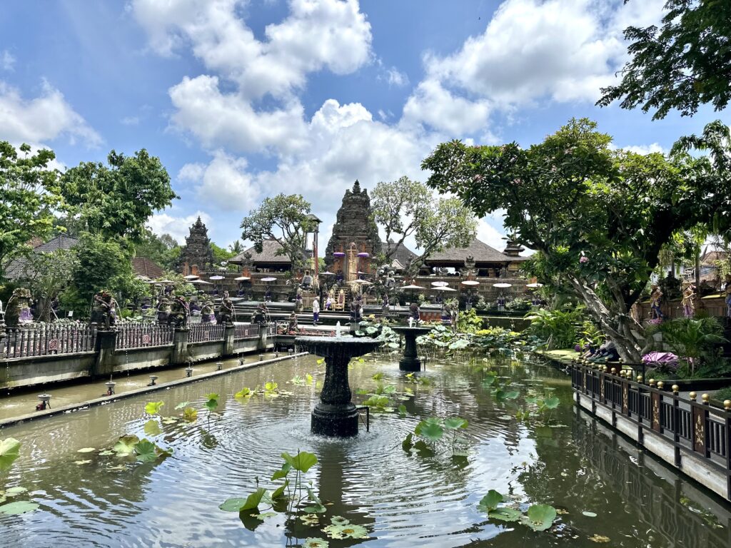 Ubud na Bali vodní palác