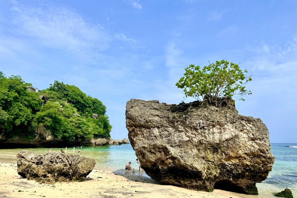 Padang Padang beach na Bali nejkrásnější pláže
